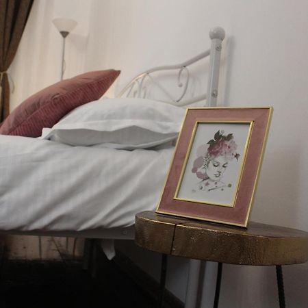 Pensjonat Texas House Novaci-Străini Zewnętrze zdjęcie